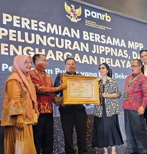 Kankemenag Karangasem Raih Penghargaan Pelayanan Publik dari Kementerian PAN RB 