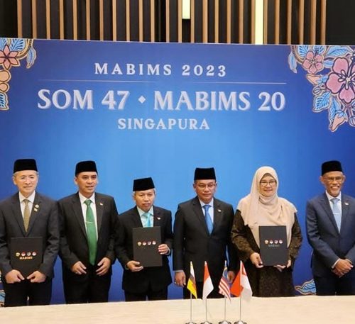 MABIMS 2023 Terbitkan Buku Tafsir Ilmi dan Tandatangani MOU Halal